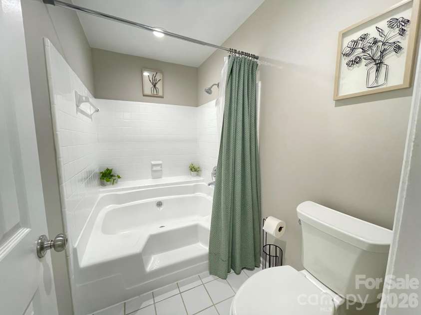 7236 Winery Lane, Charlotte, NC 28227.  MLS# CAR4358746, YatesRealty ID 29145. 