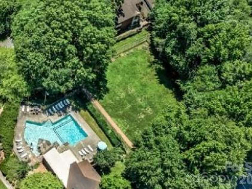 7236 Winery Lane, Charlotte, NC 28227.  MLS# CAR4358746, YatesRealty ID 29145. 