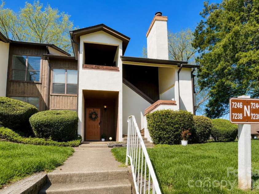 7236 Winery Lane, Charlotte, NC 28227.  MLS# CAR4358746, YatesRealty ID 29145. 