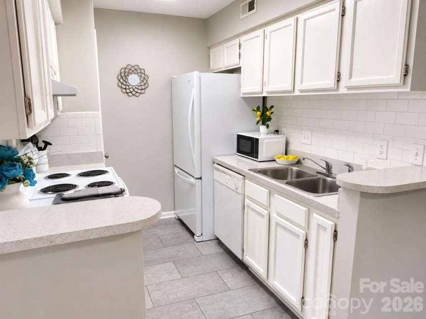 7236 Winery Lane, Charlotte, NC 28227.  MLS# CAR4358746, YatesRealty ID 29145. 