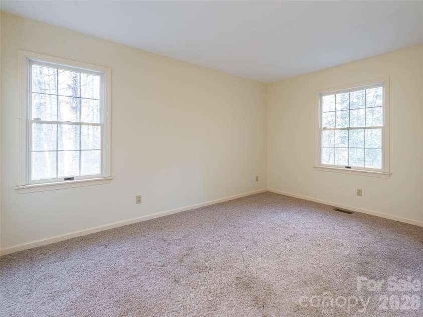 100 Wolf Shoals Drive, Hendersonville, NC 28739.  MLS# CAR4333977, YatesRealty ID 29146. 3rd bedroom