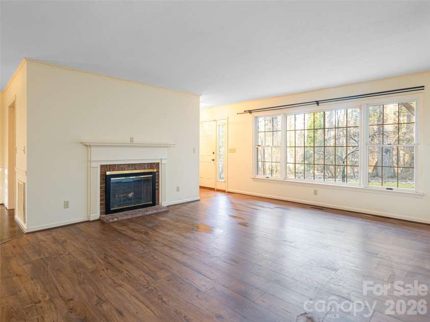 100 Wolf Shoals Drive, Hendersonville, NC 28739.  MLS# CAR4333977, YatesRealty ID 29146. 