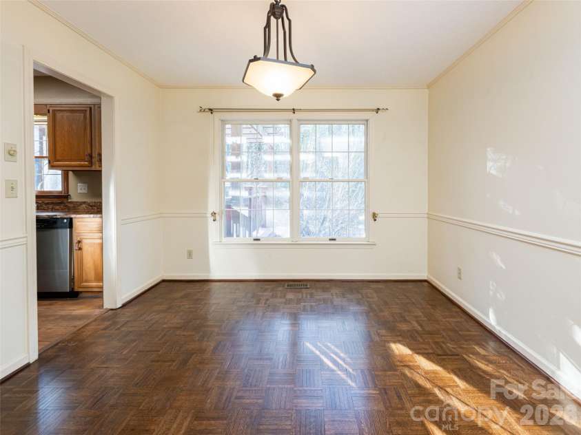 100 Wolf Shoals Drive, Hendersonville, NC 28739.  MLS# CAR4333977, YatesRealty ID 29146. 