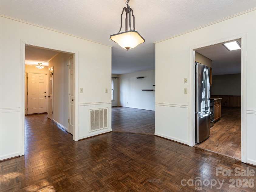 100 Wolf Shoals Drive, Hendersonville, NC 28739.  MLS# CAR4333977, YatesRealty ID 29146. 