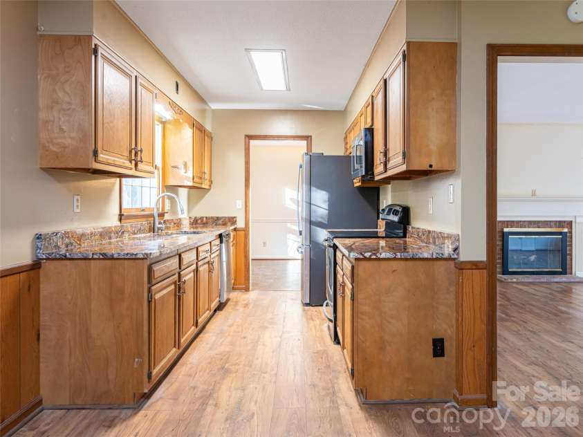 100 Wolf Shoals Drive, Hendersonville, NC 28739.  MLS# CAR4333977, YatesRealty ID 29146. 