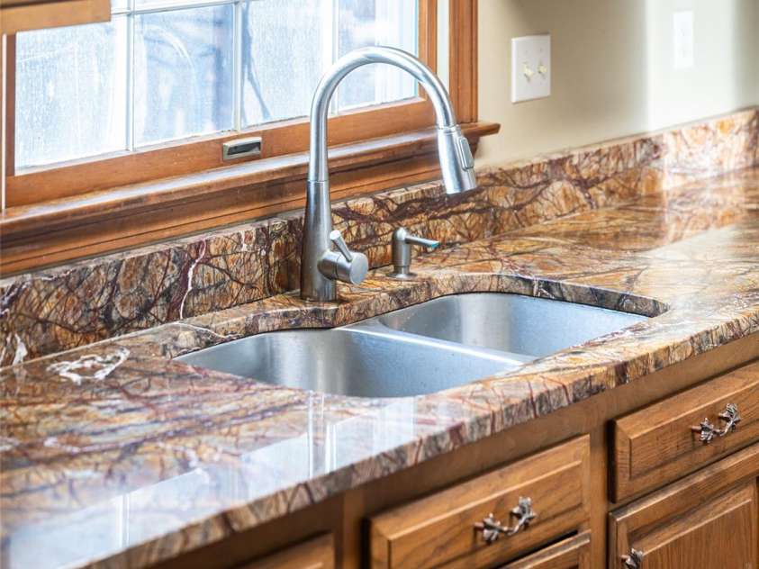 100 Wolf Shoals Drive, Hendersonville, NC 28739.  MLS# CAR4333977, YatesRealty ID 29146. 