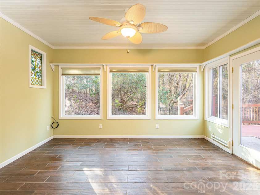 100 Wolf Shoals Drive, Hendersonville, NC 28739.  MLS# CAR4333977, YatesRealty ID 29146. 