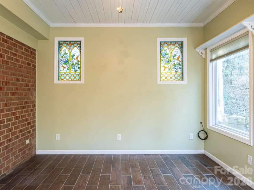 100 Wolf Shoals Drive, Hendersonville, NC 28739.  MLS# CAR4333977, YatesRealty ID 29146. 