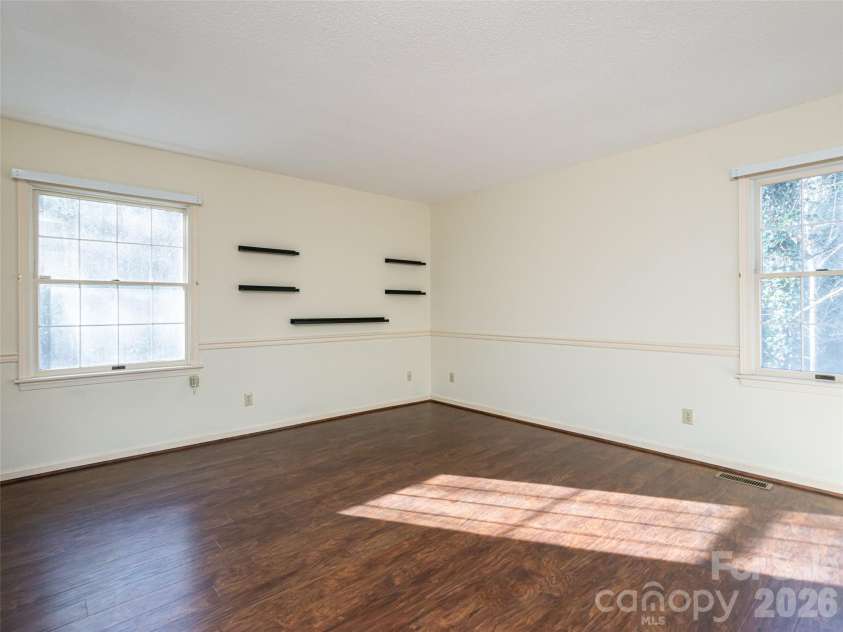 100 Wolf Shoals Drive, Hendersonville, NC 28739.  MLS# CAR4333977, YatesRealty ID 29146. 