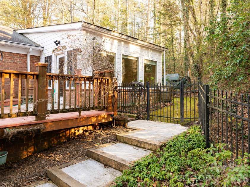 100 Wolf Shoals Drive, Hendersonville, NC 28739.  MLS# CAR4333977, YatesRealty ID 29146. 