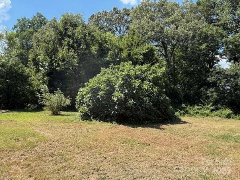 322 Pinkney Road, Dallas, NC 28034.  MLS# CAR4284854, YatesRealty ID 29146. 