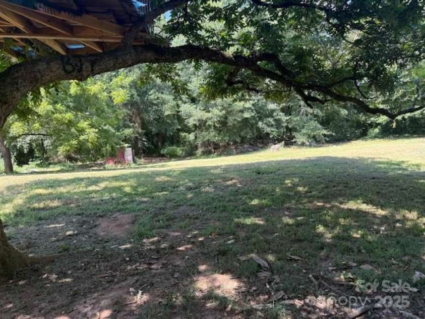 322 Pinkney Road, Dallas, NC 28034.  MLS# CAR4284854, YatesRealty ID 29146. 