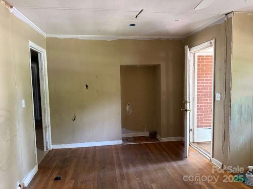 322 Pinkney Road, Dallas, NC 28034.  MLS# CAR4284854, YatesRealty ID 29146. 