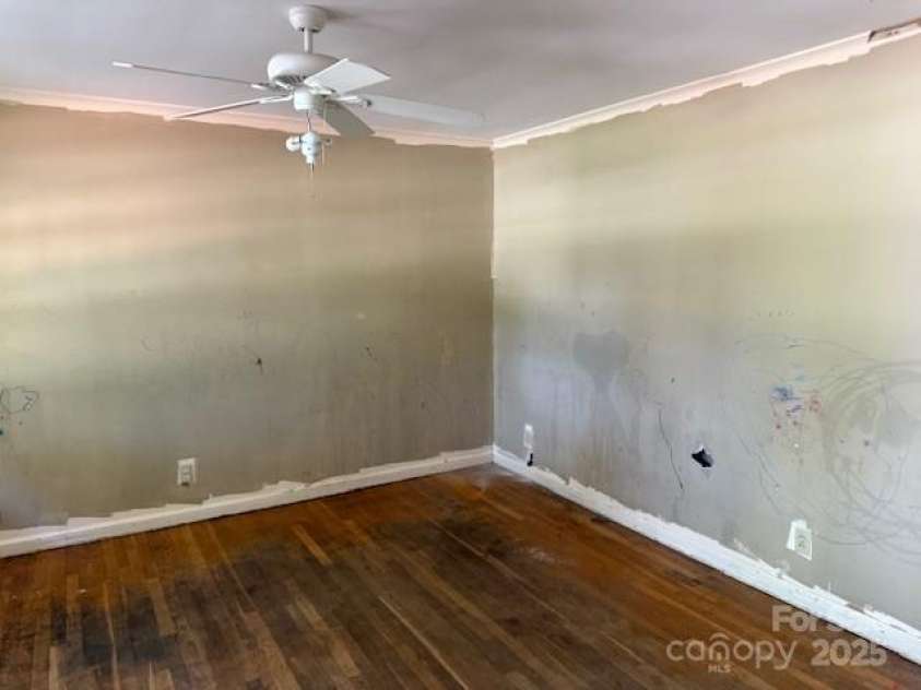 322 Pinkney Road, Dallas, NC 28034.  MLS# CAR4284854, YatesRealty ID 29146. 