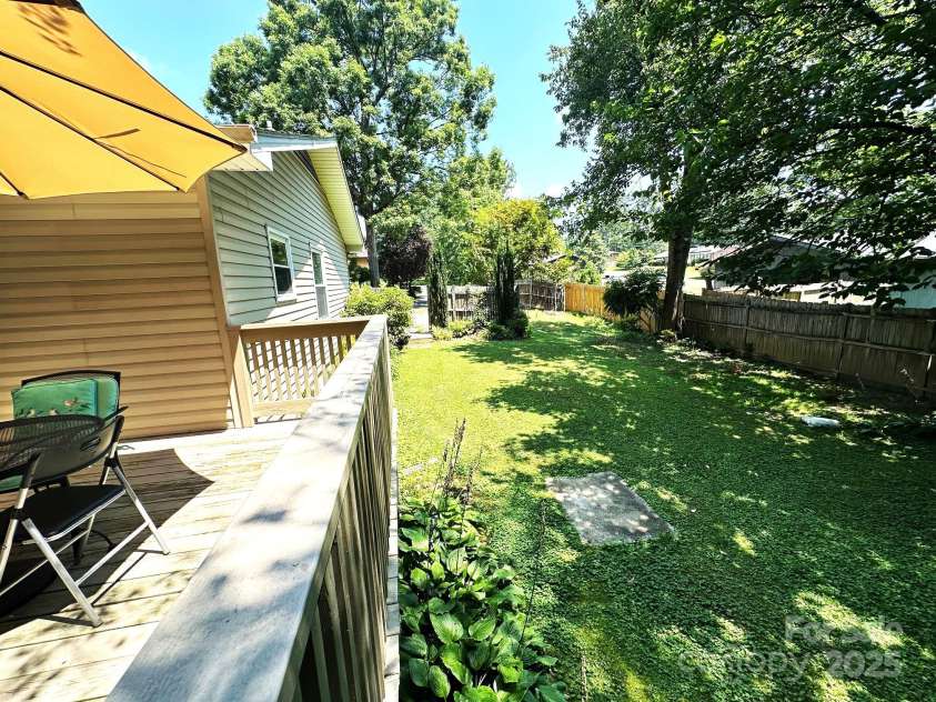 25 Norman Road, Fletcher, NC 28732.  MLS# CAR4278825, YatesRealty ID 29147. 