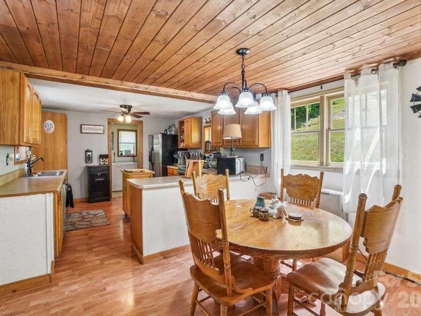 302 Battle Creek Drive, Green Mountain, NC 28740.  MLS# CAR4383357, YatesRealty ID 29147. 