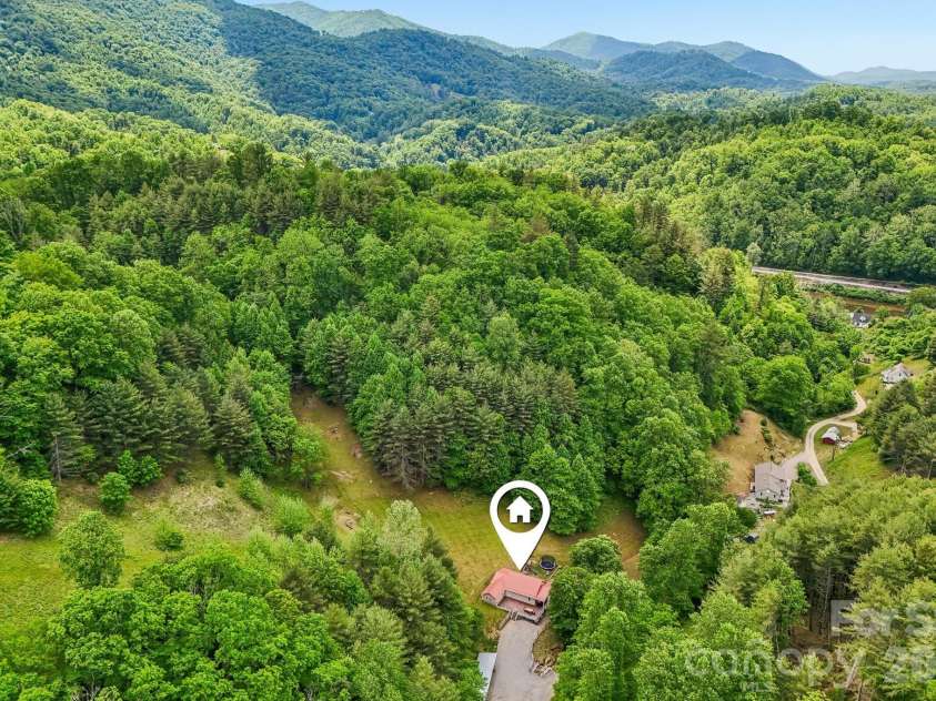 302 Battle Creek Drive, Green Mountain, NC 28740.  MLS# CAR4383357, YatesRealty ID 29147. 