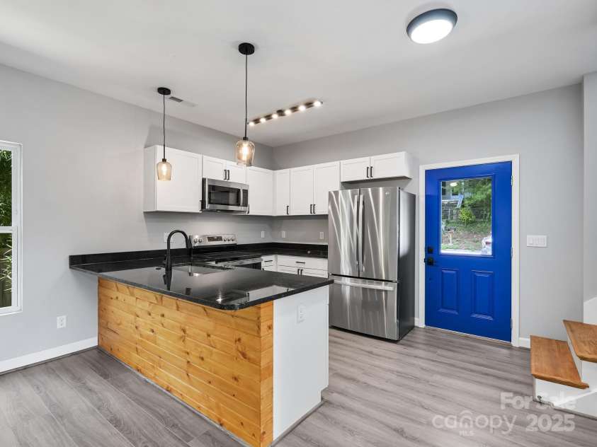 153 State Street, Asheville, NC 28806.  MLS# CAR4285086, YatesRealty ID 29148. 