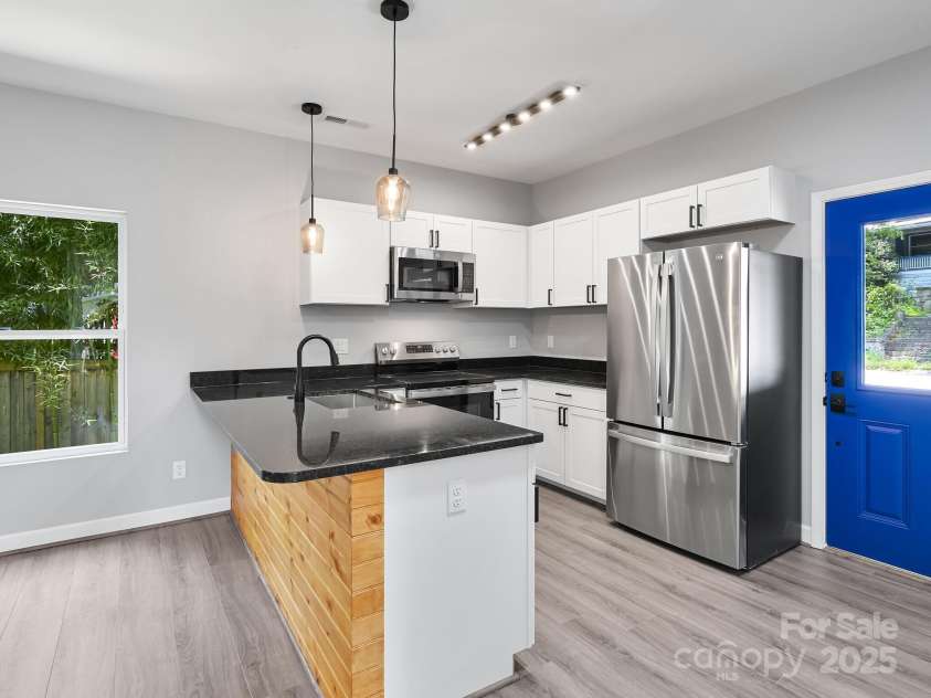 153 State Street, Asheville, NC 28806.  MLS# CAR4285086, YatesRealty ID 29148. 