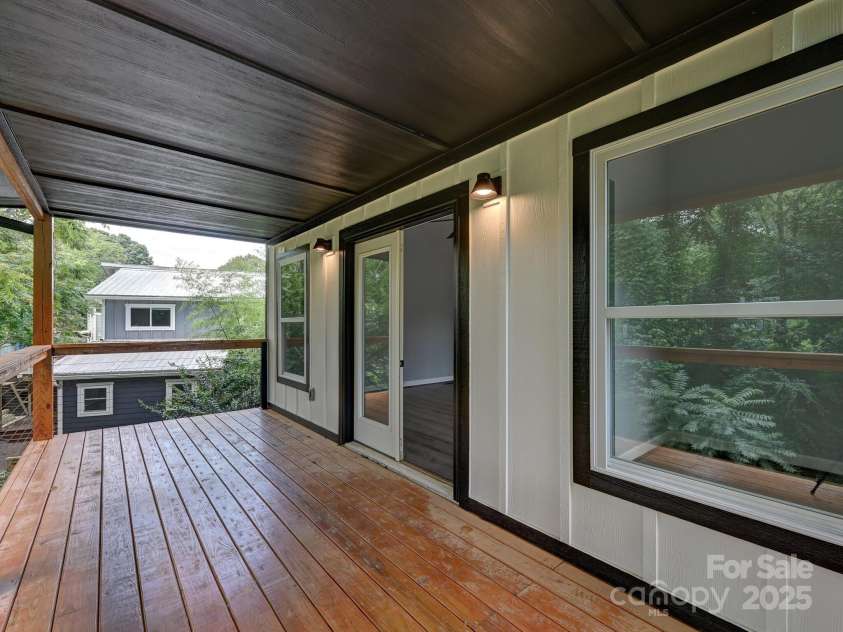 153 State Street, Asheville, NC 28806.  MLS# CAR4285086, YatesRealty ID 29148. 