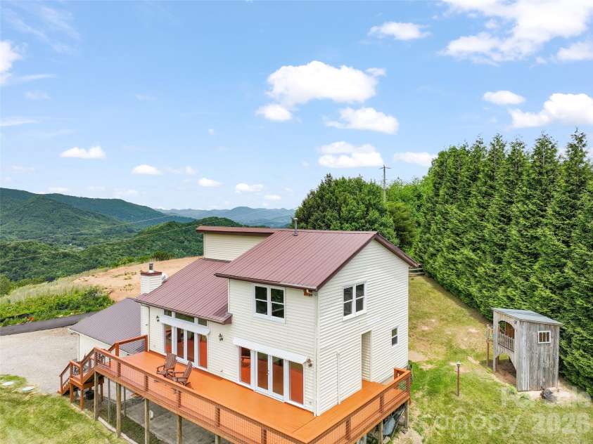 50 Blossom Drive, Waynesville, NC 28786.  MLS# CAR4390915, YatesRealty ID 29148. 