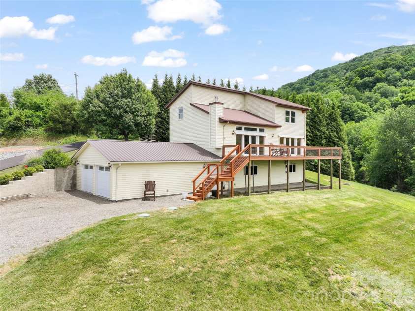50 Blossom Drive, Waynesville, NC 28786.  MLS# CAR4390915, YatesRealty ID 29148. 