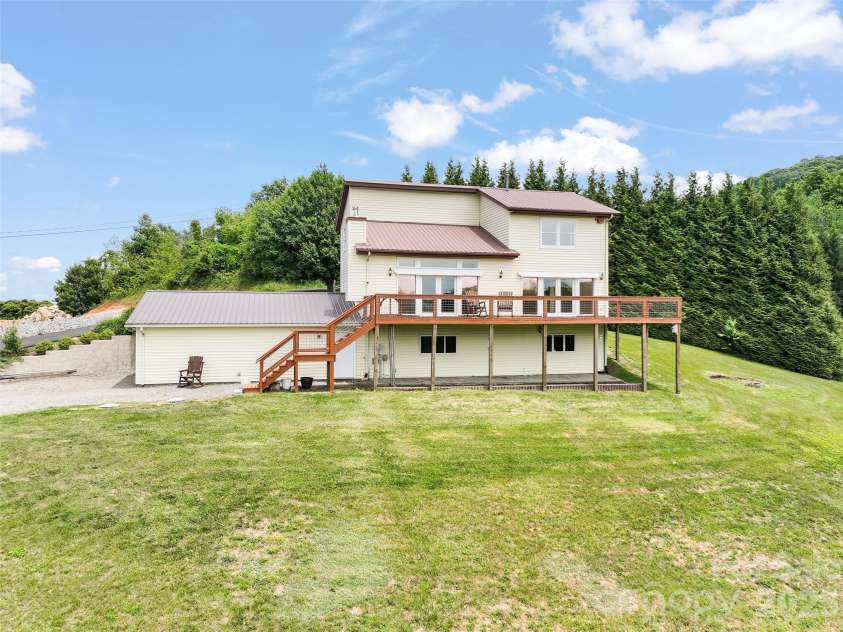 50 Blossom Drive, Waynesville, NC 28786.  MLS# CAR4390915, YatesRealty ID 29148. 
