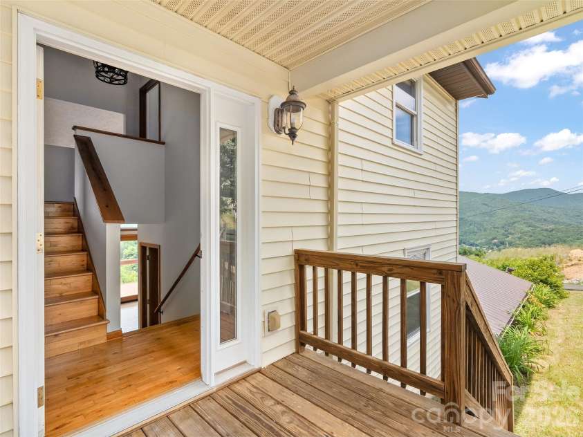 50 Blossom Drive, Waynesville, NC 28786.  MLS# CAR4390915, YatesRealty ID 29148. 