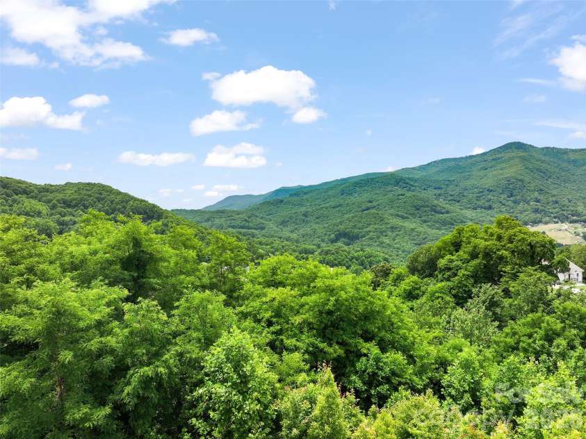 50 Blossom Drive, Waynesville, NC 28786.  MLS# CAR4390915, YatesRealty ID 29148. 