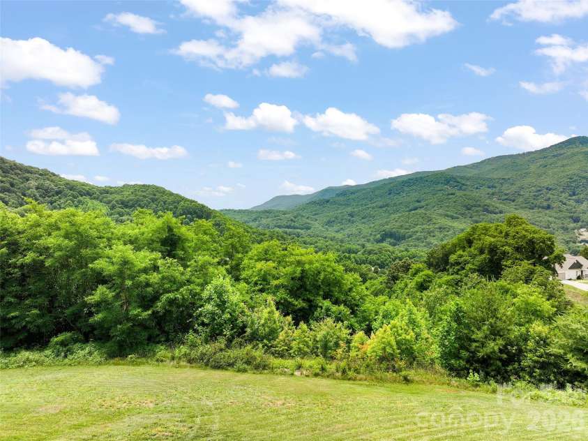 50 Blossom Drive, Waynesville, NC 28786.  MLS# CAR4390915, YatesRealty ID 29148. 