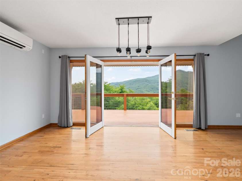 50 Blossom Drive, Waynesville, NC 28786.  MLS# CAR4390915, YatesRealty ID 29148. 