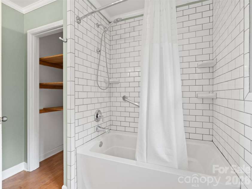 50 Blossom Drive, Waynesville, NC 28786.  MLS# CAR4390915, YatesRealty ID 29148. 