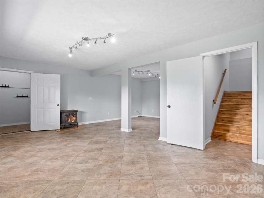 50 Blossom Drive, Waynesville, NC 28786.  MLS# CAR4390915, YatesRealty ID 29148. 