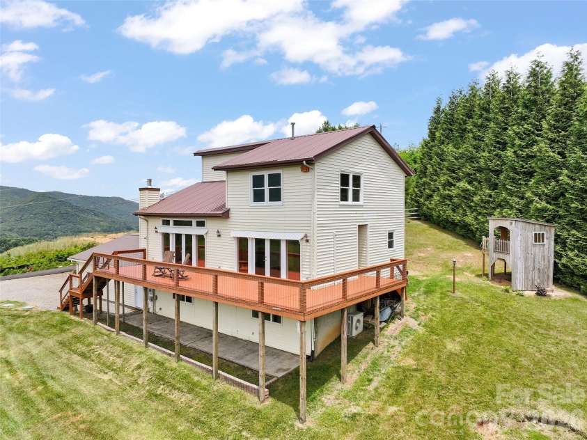 50 Blossom Drive, Waynesville, NC 28786.  MLS# CAR4390915, YatesRealty ID 29148. 