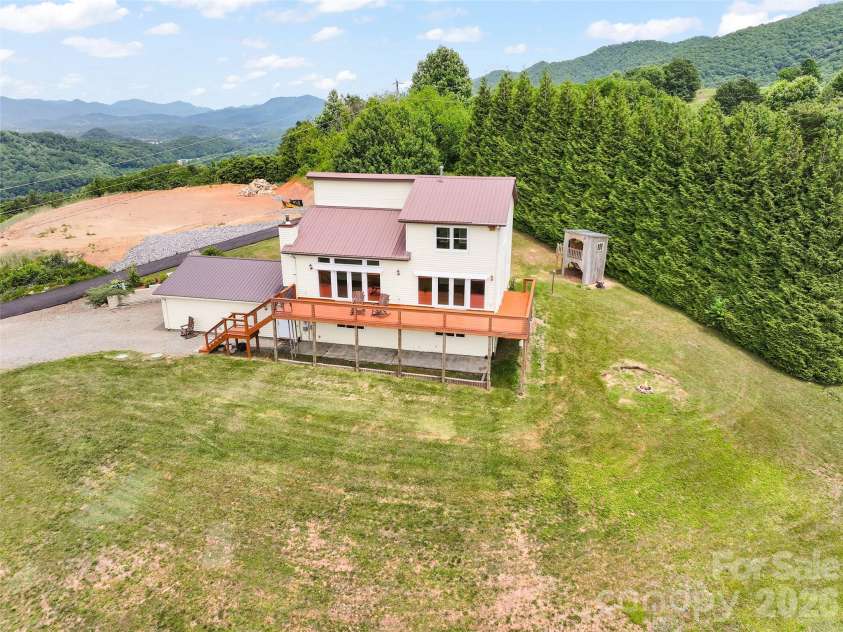 50 Blossom Drive, Waynesville, NC 28786.  MLS# CAR4390915, YatesRealty ID 29148. 