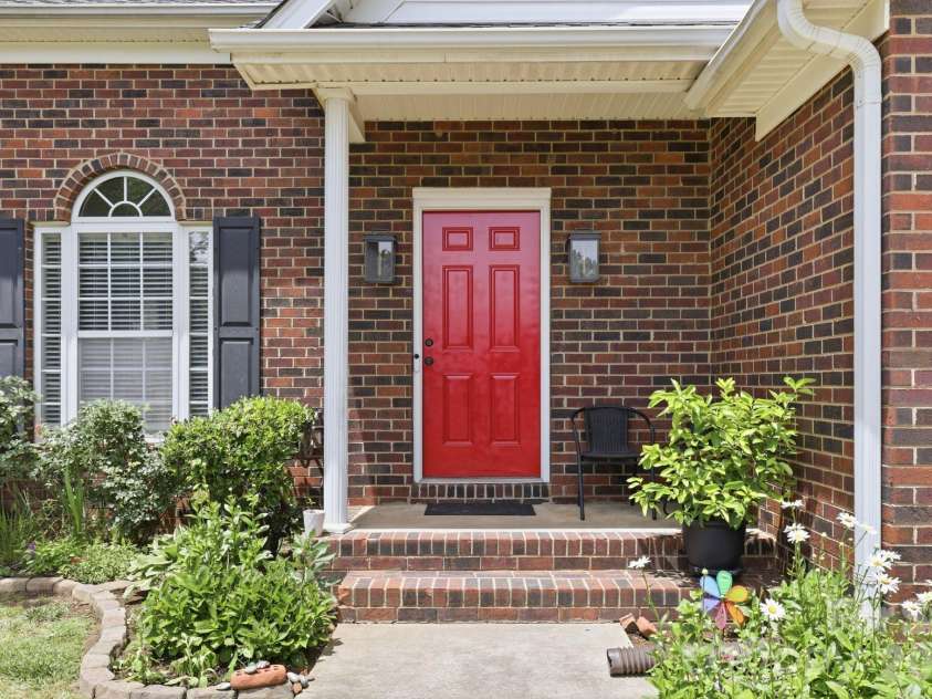 2800 Wingfield Place, Charlotte, NC 28210.  MLS# CAR4381619, YatesRealty ID 29149. 