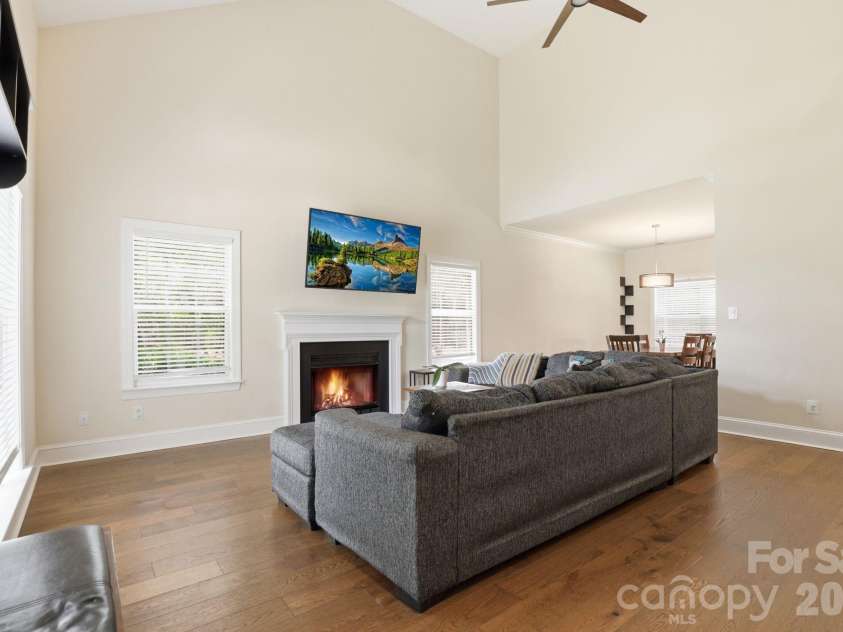 2800 Wingfield Place, Charlotte, NC 28210.  MLS# CAR4381619, YatesRealty ID 29149. 
