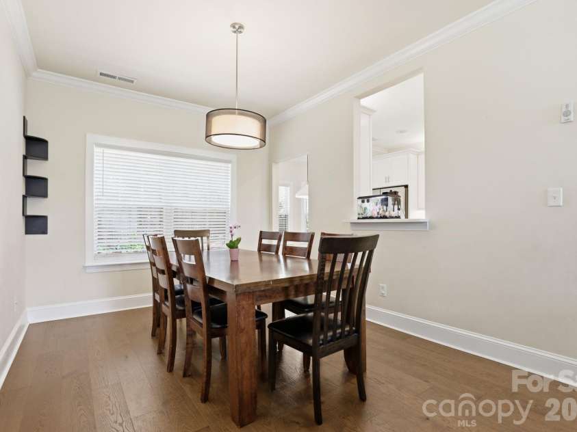2800 Wingfield Place, Charlotte, NC 28210.  MLS# CAR4381619, YatesRealty ID 29149. 