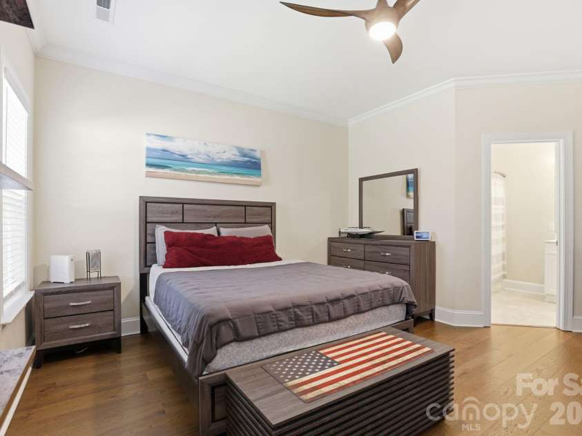 2800 Wingfield Place, Charlotte, NC 28210.  MLS# CAR4381619, YatesRealty ID 29149. 