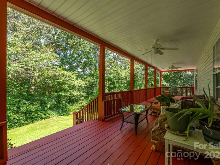 64 Wyoming Road, Asheville, NC 28803.  MLS# CAR4282768, YatesRealty ID 29149. 