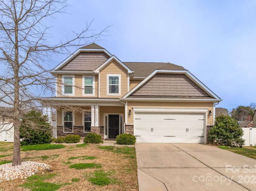 10605 Three Rivers Court, Charlotte, NC 28273.  MLS# CAR4231365, YatesRealty ID 2915. 
