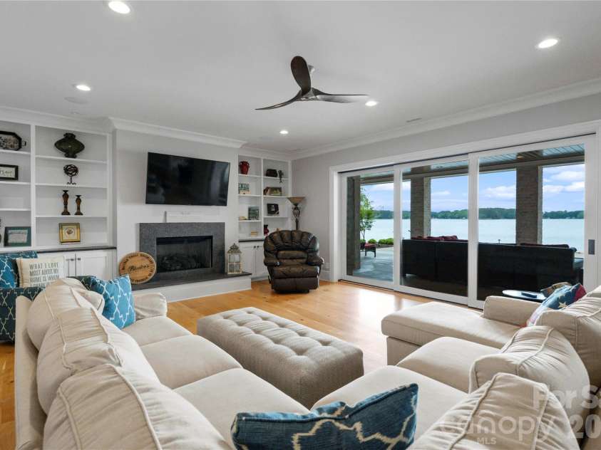 8170 Bay Pointe Drive, Denver, NC 28037.  MLS# CAR4353469, YatesRealty ID 2915. 