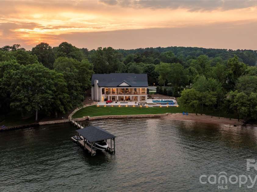 8170 Bay Pointe Drive, Denver, NC 28037.  MLS# CAR4353469, YatesRealty ID 2915. 