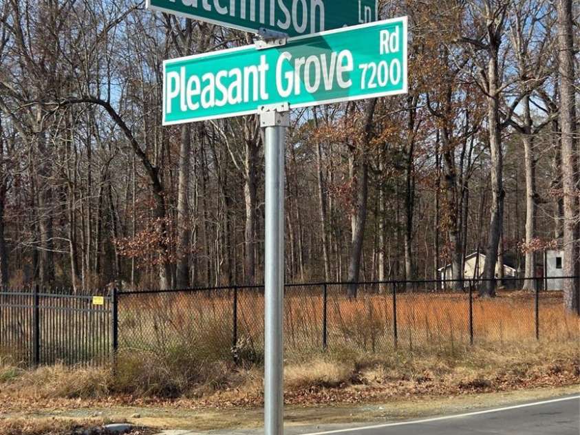 9121 Hutchinson Lane, Charlotte, NC 28216.  MLS# CAR4326445, YatesRealty ID 2915. 