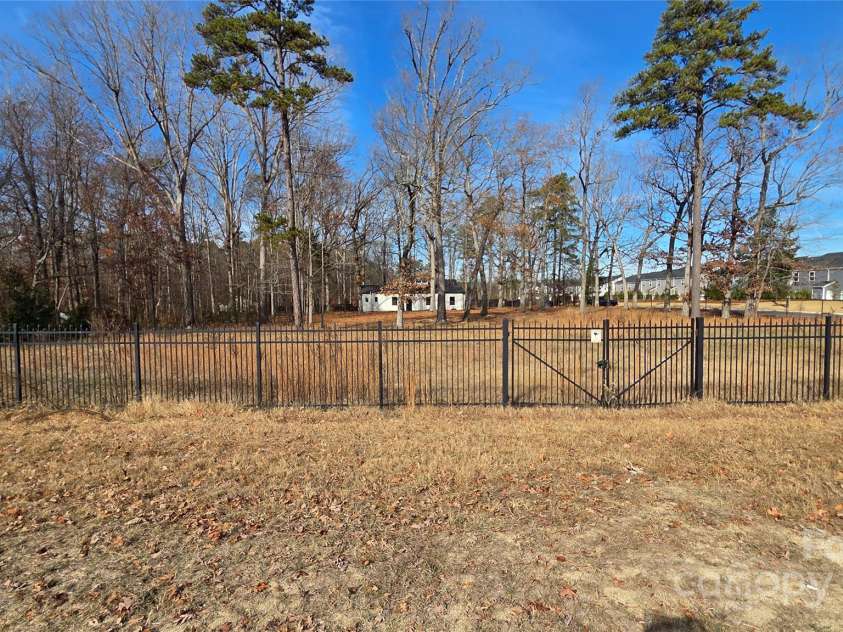 9121 Hutchinson Lane, Charlotte, NC 28216.  MLS# CAR4326445, YatesRealty ID 2915. 