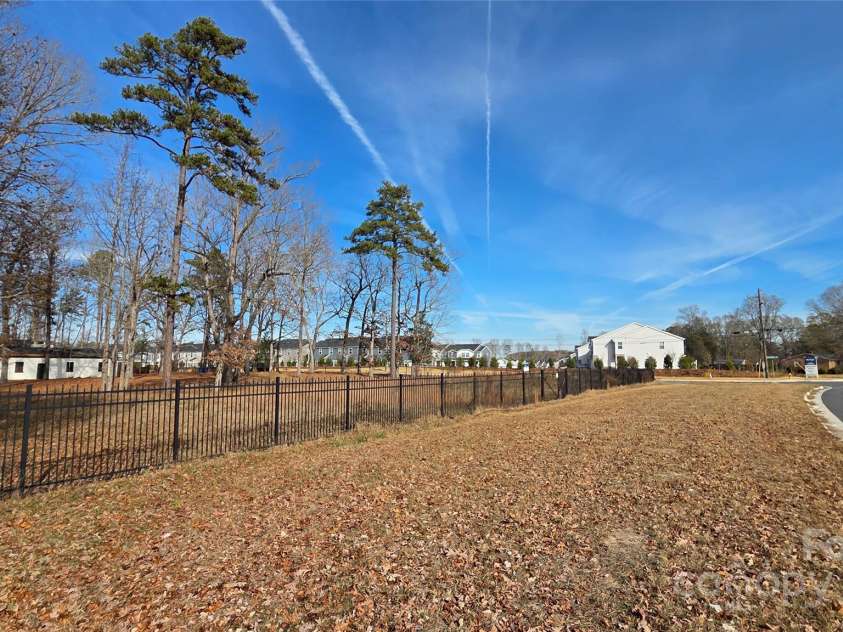 9121 Hutchinson Lane, Charlotte, NC 28216.  MLS# CAR4326445, YatesRealty ID 2915. 