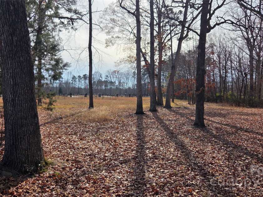 9121 Hutchinson Lane, Charlotte, NC 28216.  MLS# CAR4326445, YatesRealty ID 2915. 