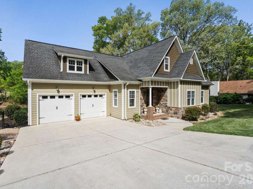 347 Whippoorwill Road, Mooresville, NC 28117.  MLS# CAR4388672, YatesRealty ID 29150. 
