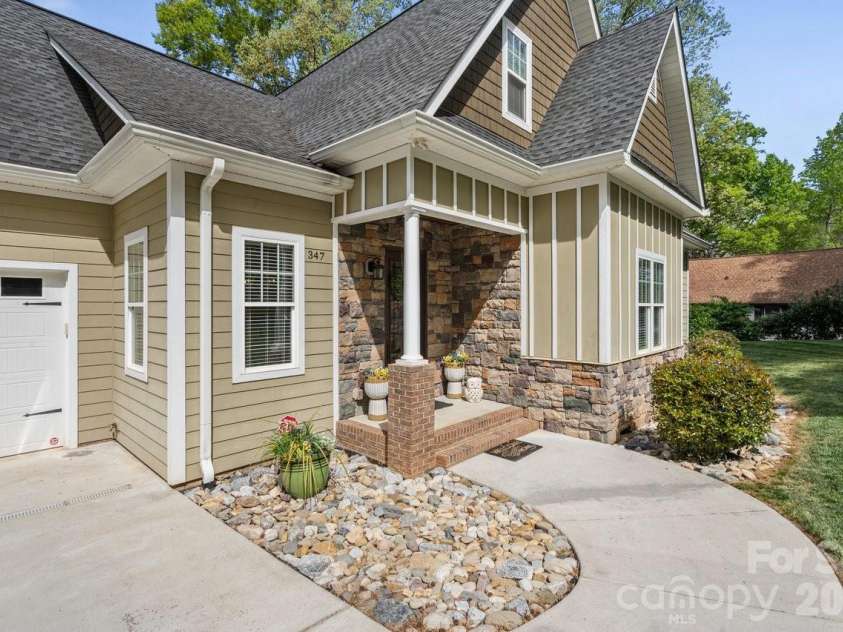 347 Whippoorwill Road, Mooresville, NC 28117.  MLS# CAR4388672, YatesRealty ID 29150. 