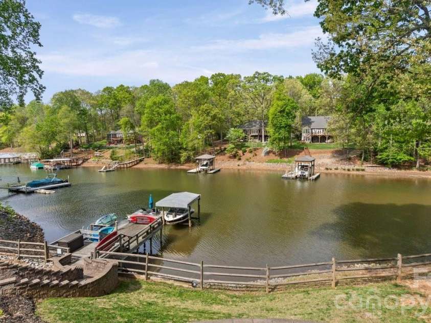 347 Whippoorwill Road, Mooresville, NC 28117.  MLS# CAR4388672, YatesRealty ID 29150. 